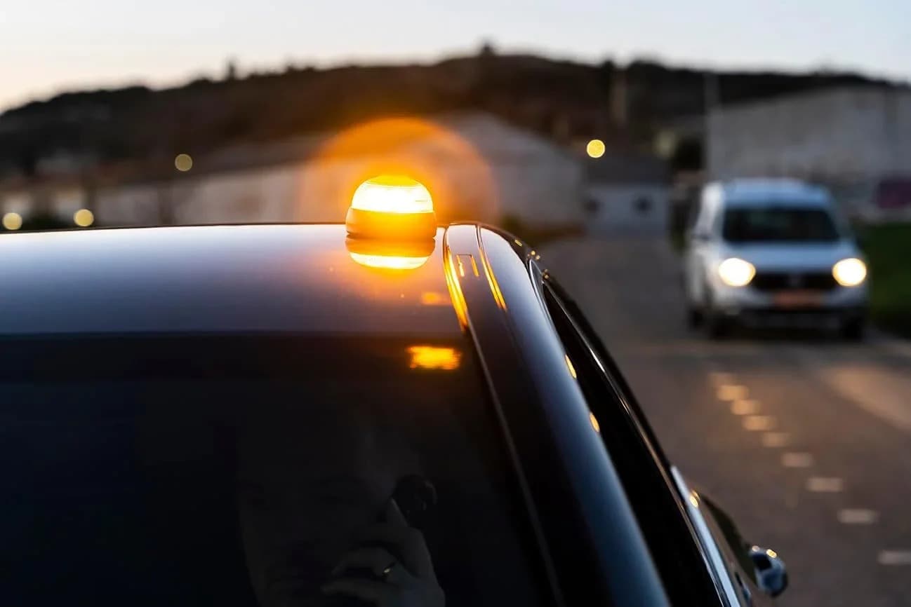 Die Warnleuchte V16: Innovation für mehr Sicherheit im Straßenverkehr