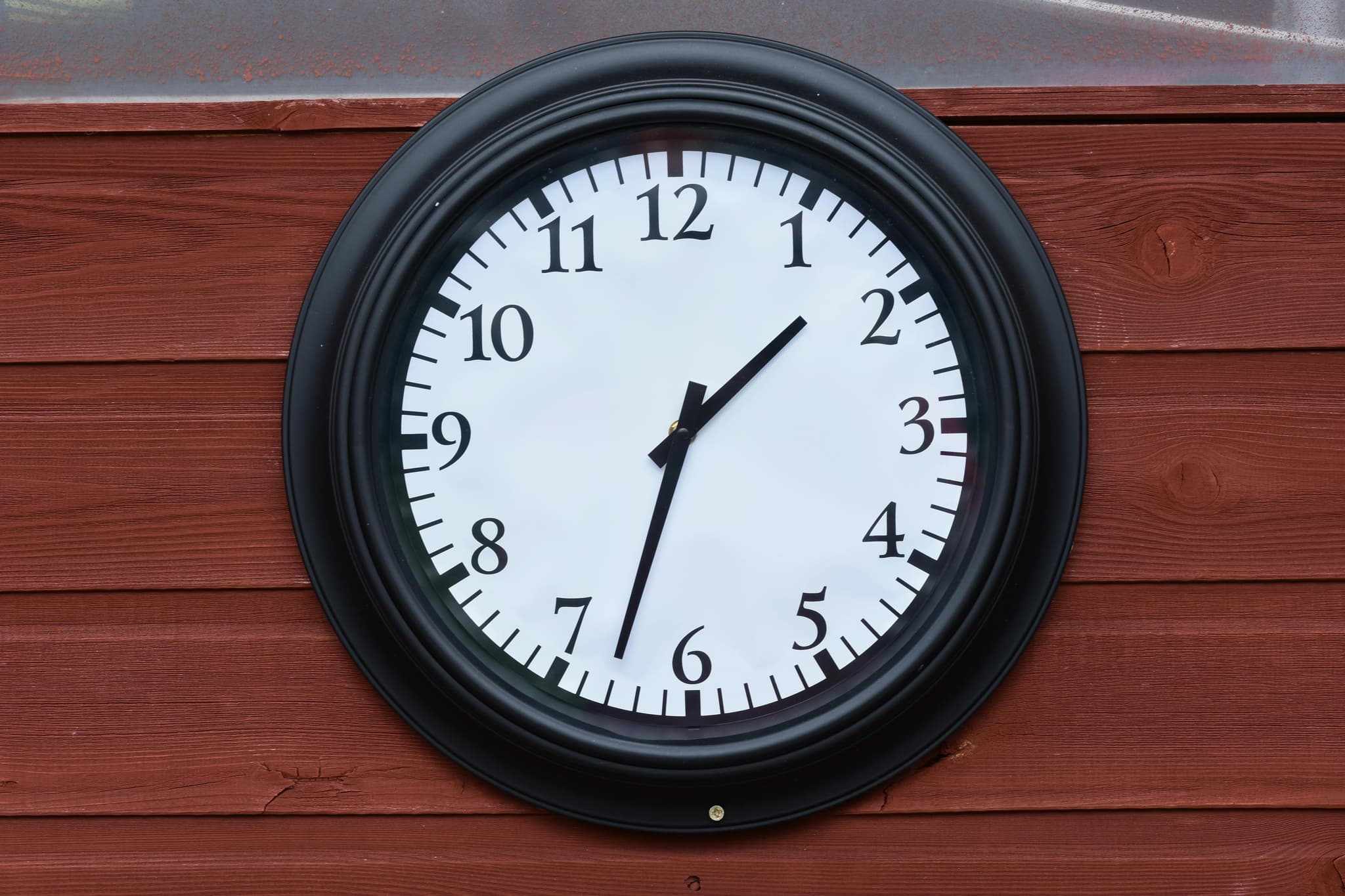 How an AP Wall Clock Can Elevate Your Interior Design