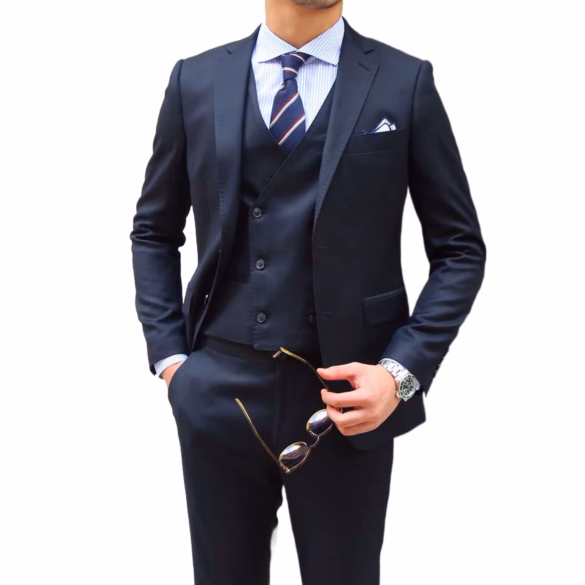DISCOVER THE CRAFTSMANSHIP BEHIND MEN’S BESPOKE SUITS