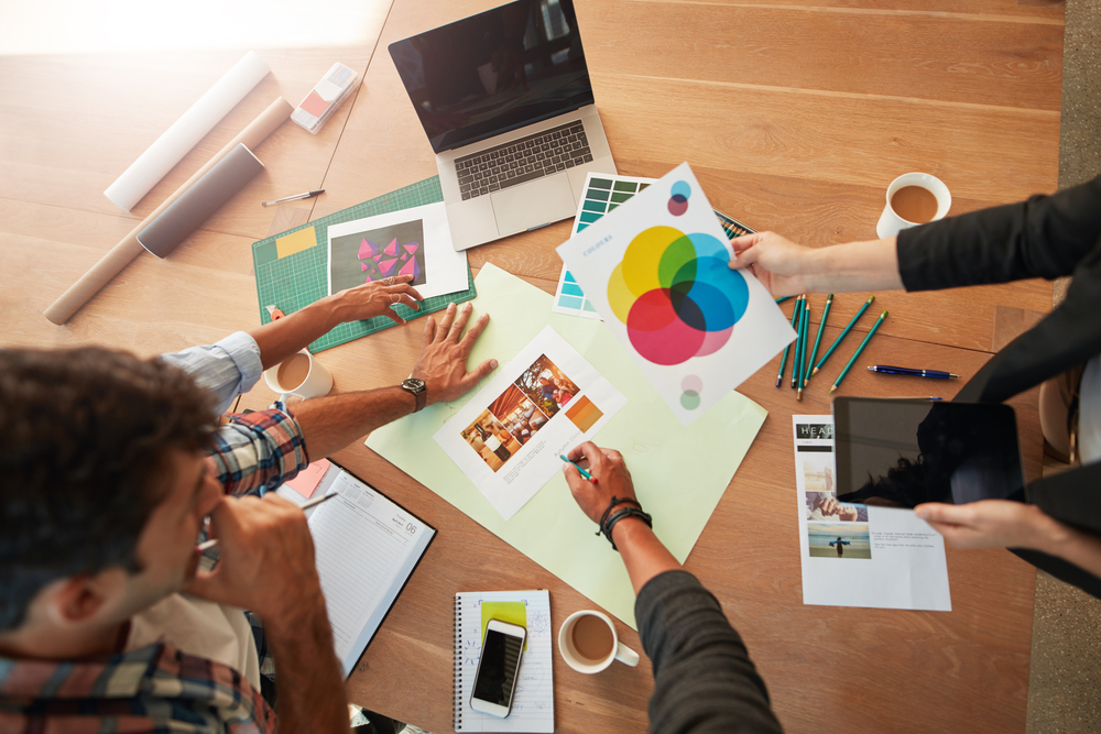 Competitive Intelligence for Sales: Tools Every SaaS Needs
