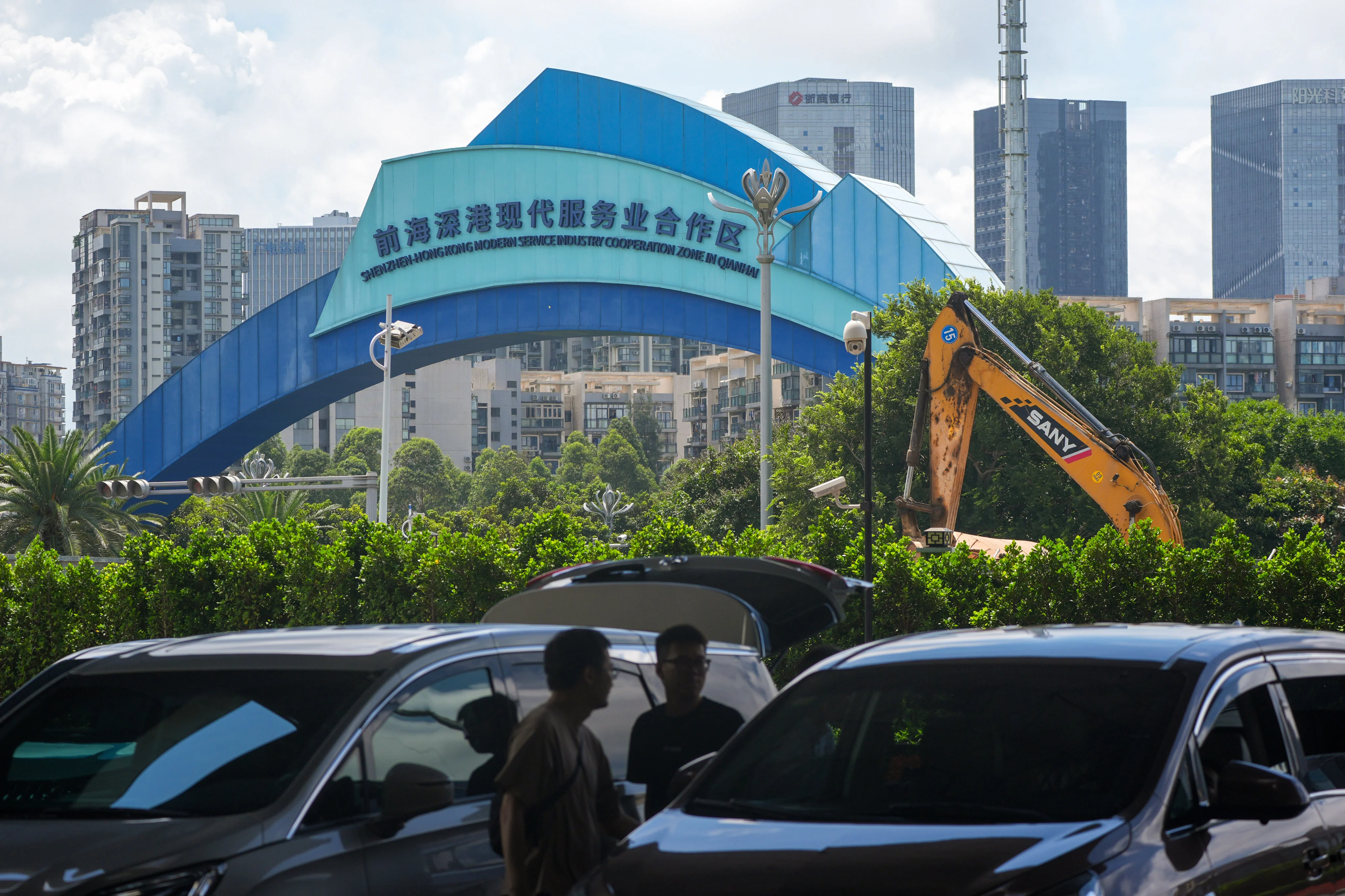 Rent a Car in Shenzhen China for Airport Transfers and City Travel