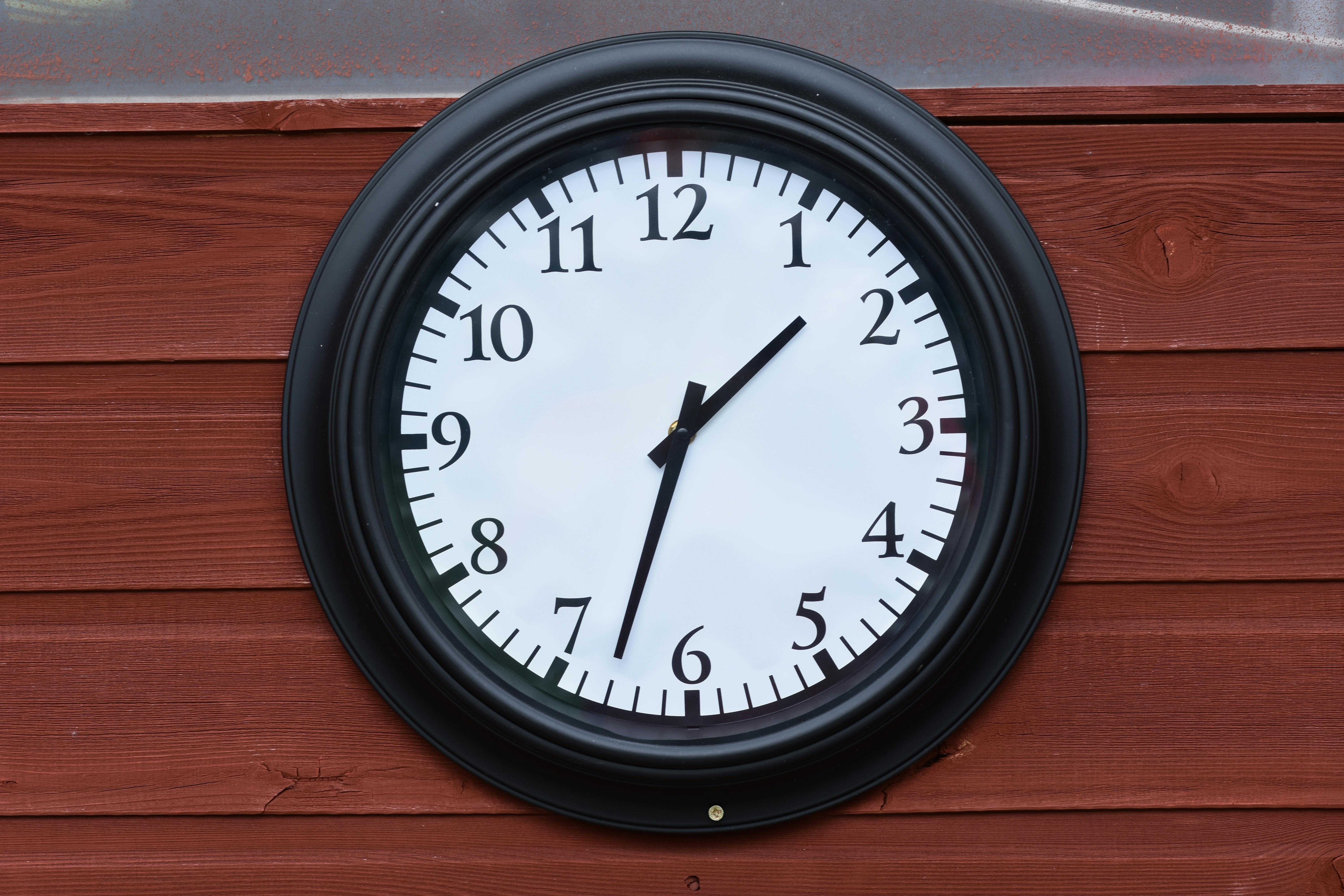 How an AP Wall Clock Can Elevate Your Interior Design