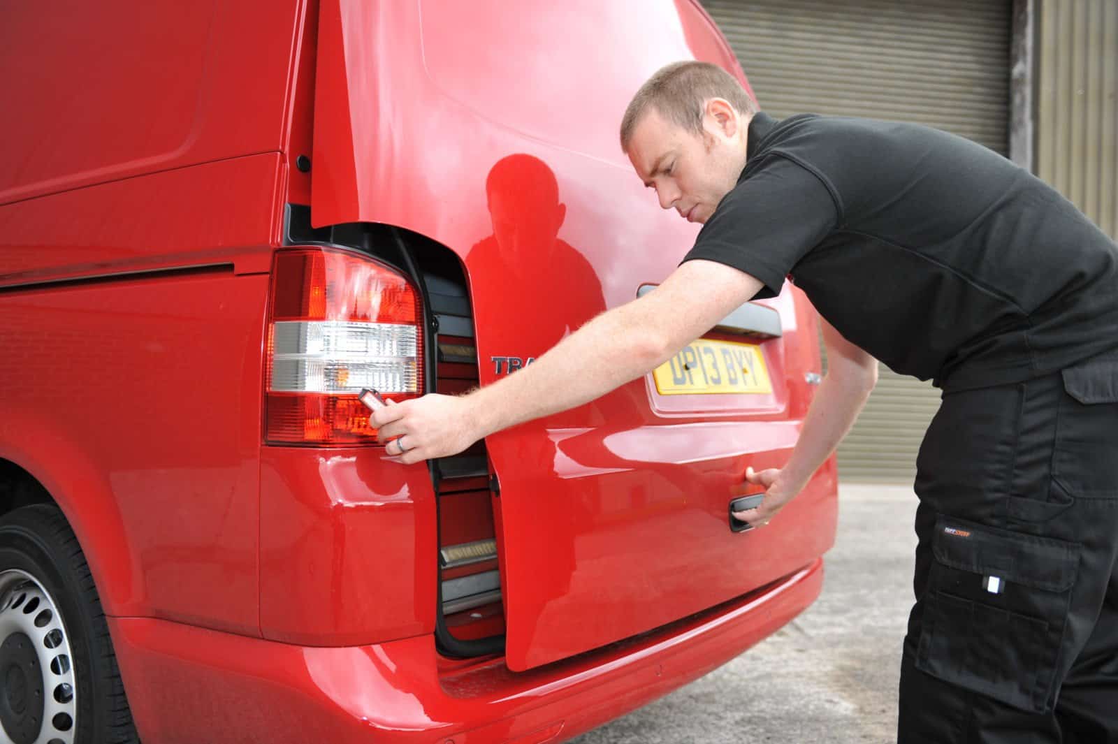 Sistemi di chiusura per furgoni: proteggi i tuoi carichi con soluzioni professionali